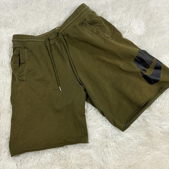 NIKE NSW FRANCHISE GX MEN'S SHORTS Style AT5267-395 Green large - Picture 1 of 10